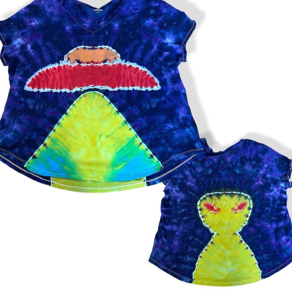 handmade tie dyed ladies tshirt UFO tractor beam alien XXL